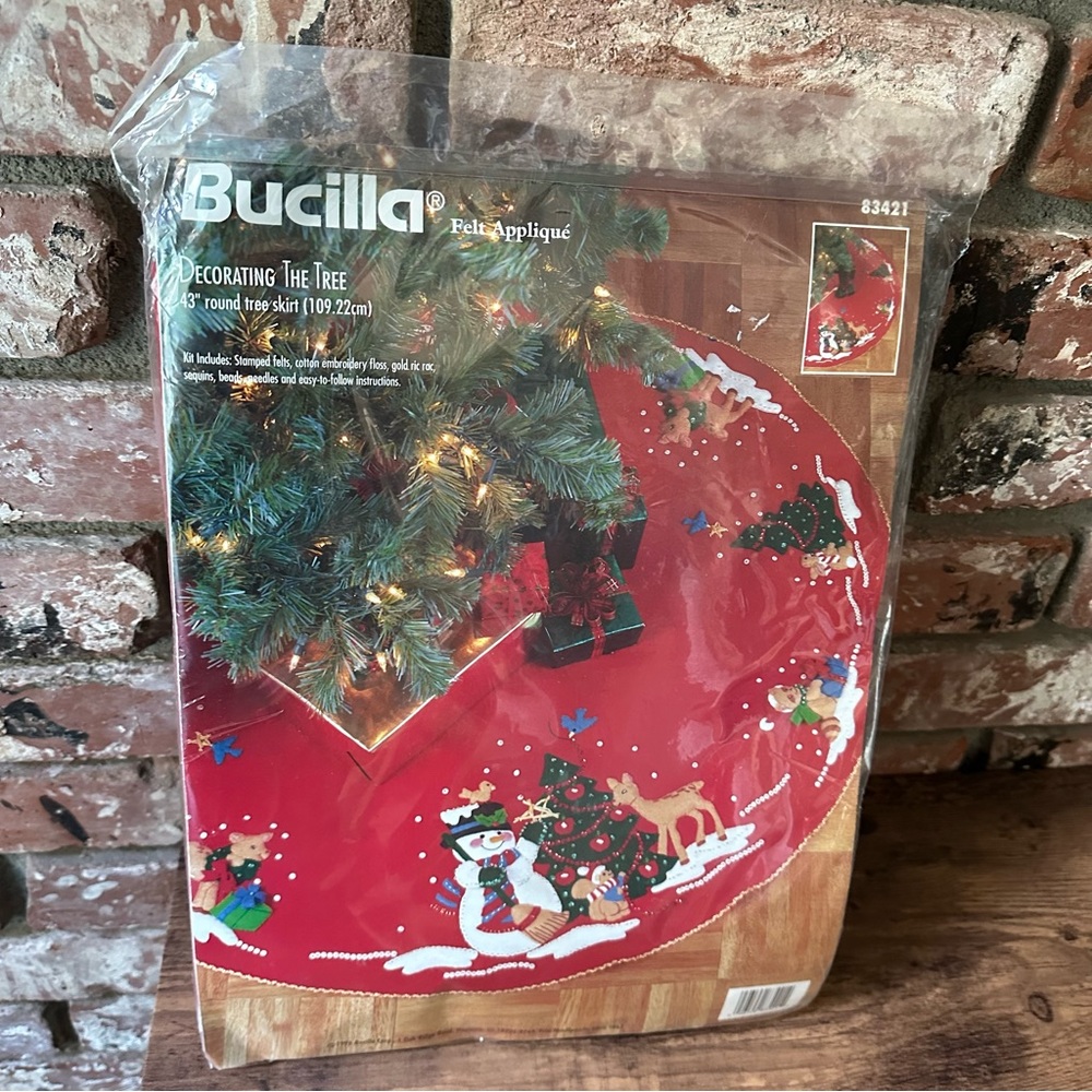 Bucilla Christmas Tree Skirt Kit
#83421 Decorating the Tree
Brand New